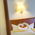 호텔 Seehotel Brandenburg An Der Havel 브리에로프