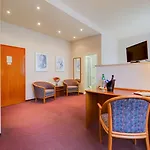 Seehotel Brandenburg An Der Havel 3* 브리에로프