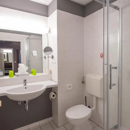 호텔 Seehotel Brandenburg An Der Havel 3*